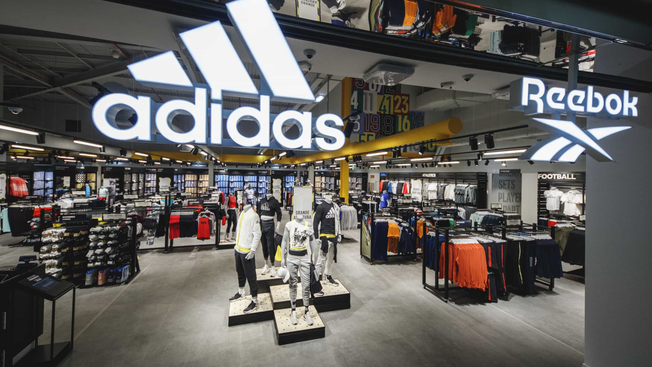 Adidas abre Vila do Fashion Outlet