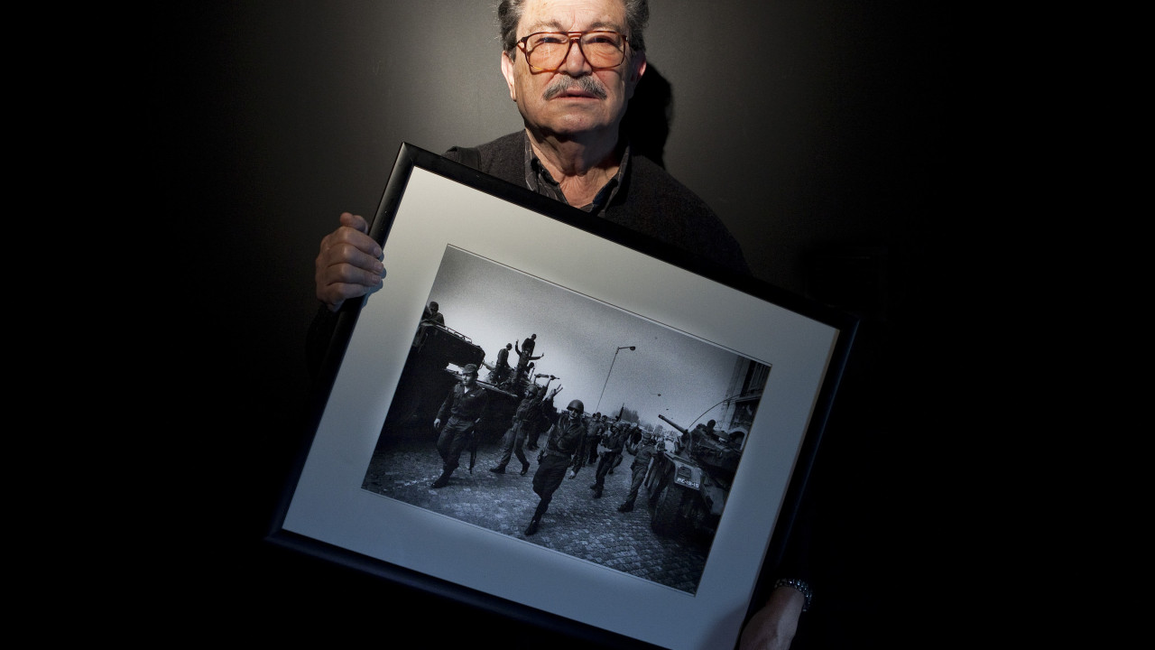 Eduardo Gageiro exibe fotografias icónicas da revolução na Cordoaria