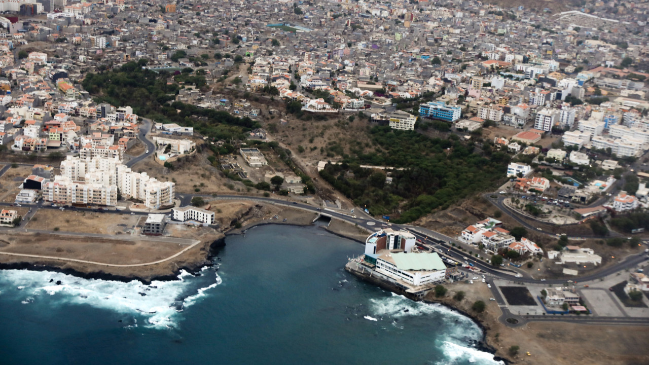 Antigo autarca da capital de Cabo Verde disponível para investigação