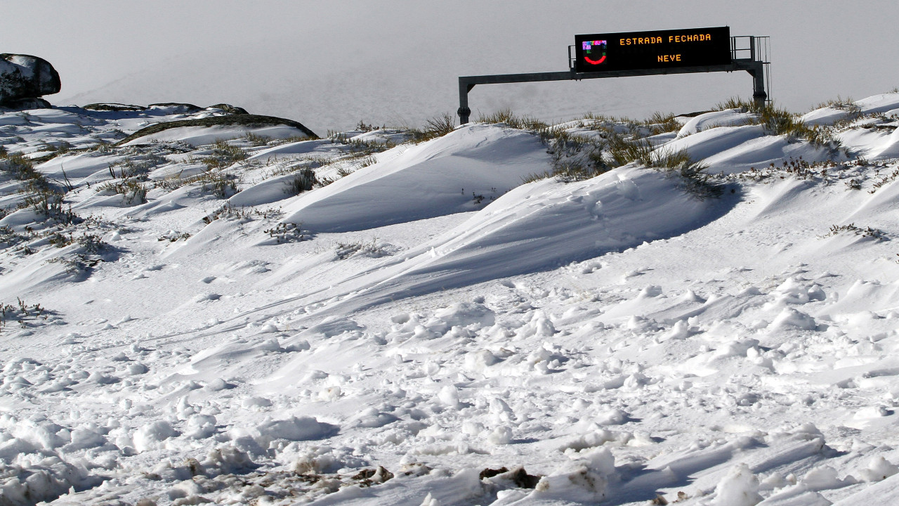 IP investe 510 mil € em veículos para limpeza de neve na serra da Estrela