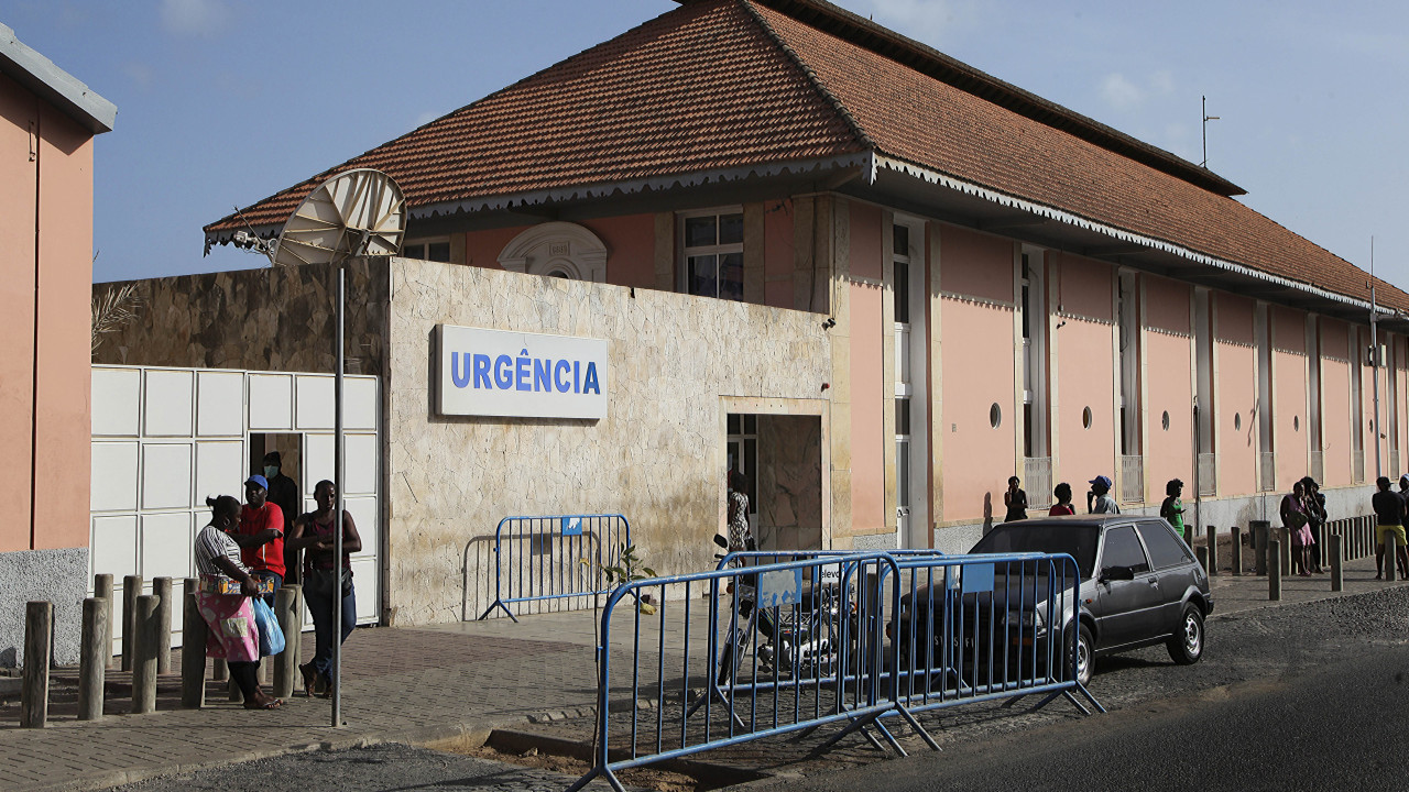 Cabo Verde deu início a deslocação de médicos especialistas para as ilhas