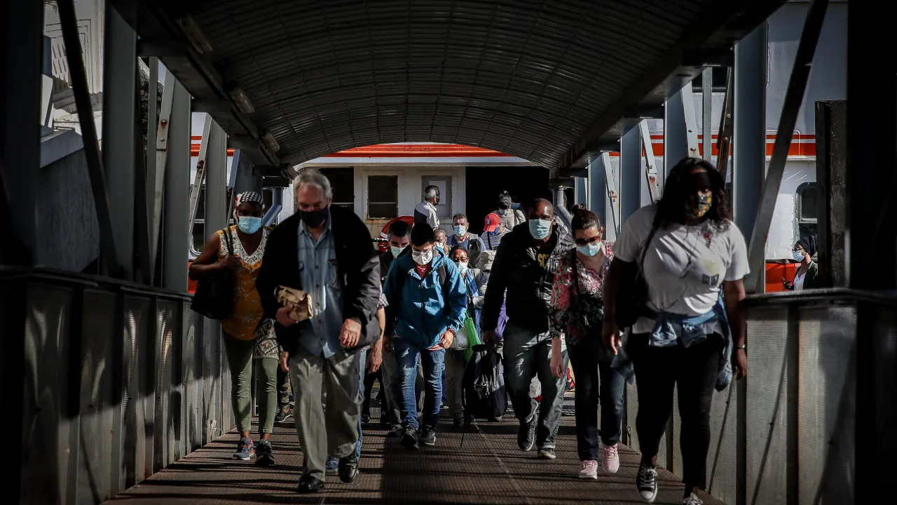Utentes dos transportes públicos do seixal pedem audiência com transtejo