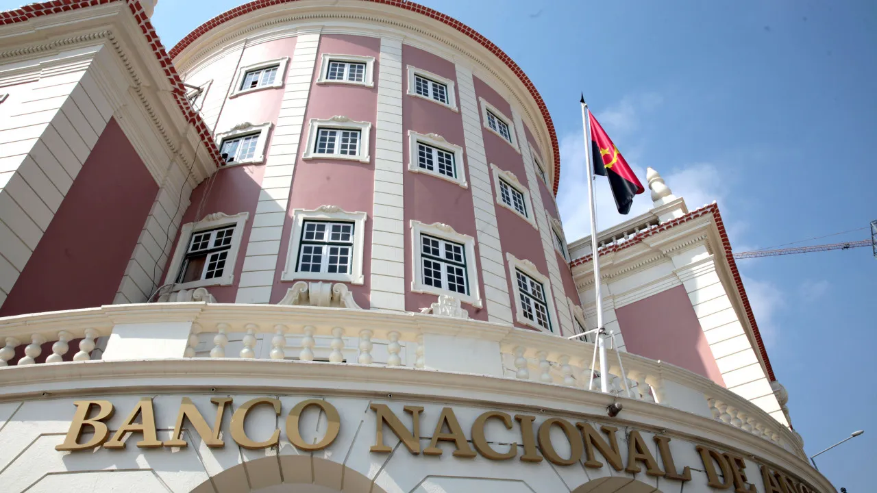 Angola terminou 2024 com reservas internacionais de 13,9 mil milhões