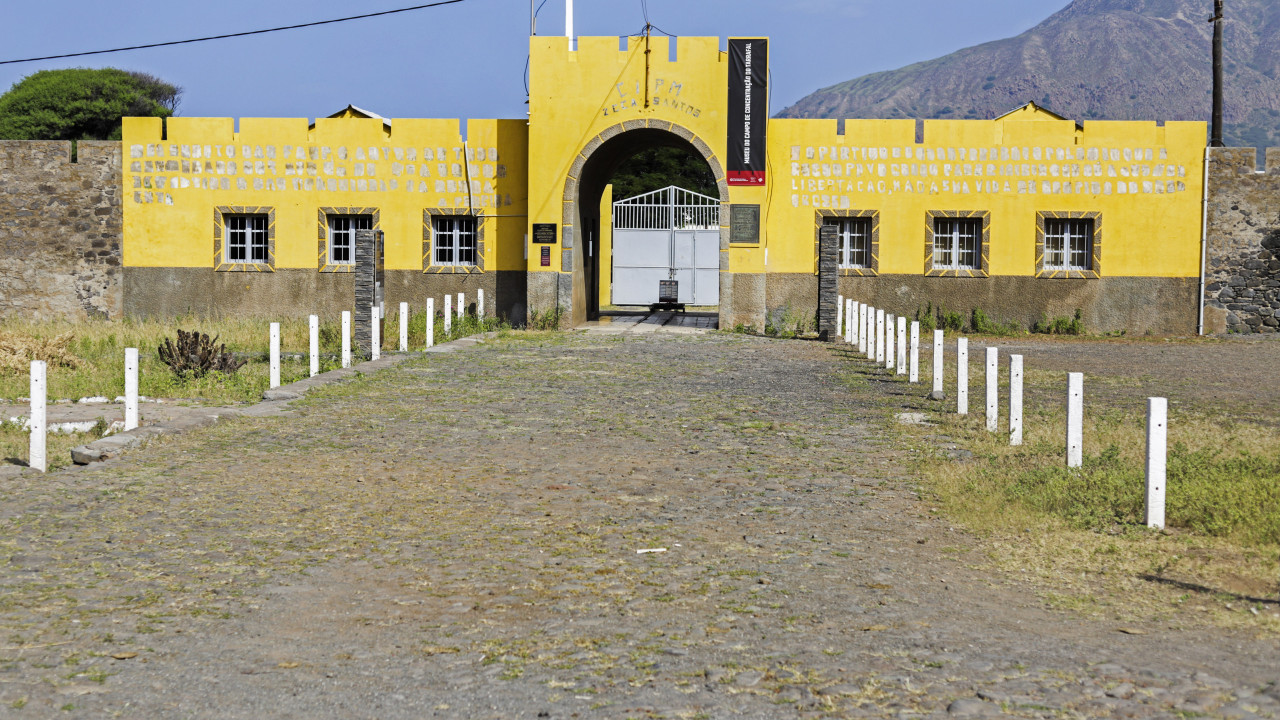 Presidentes de Portugal e Angola em Cabo Verde por libertação do Tarrafal