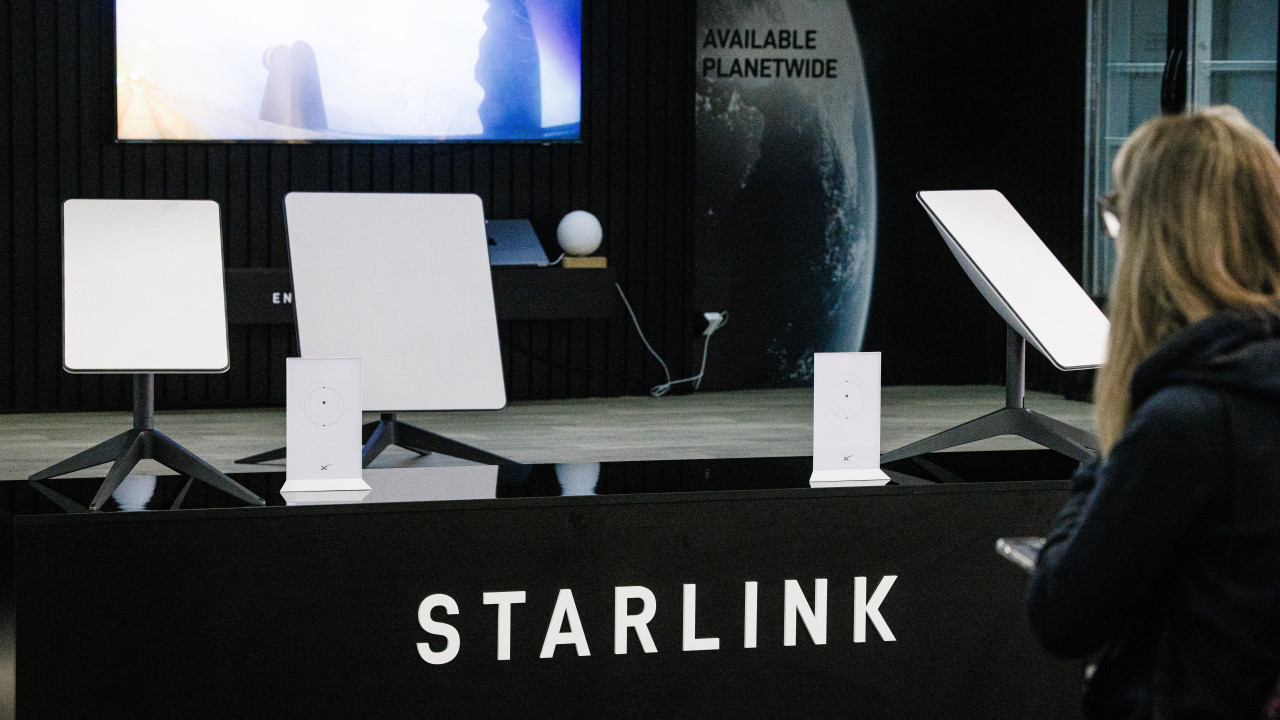 Kremlin e Elon Musk negam uso de satélites Starlink pelos russos