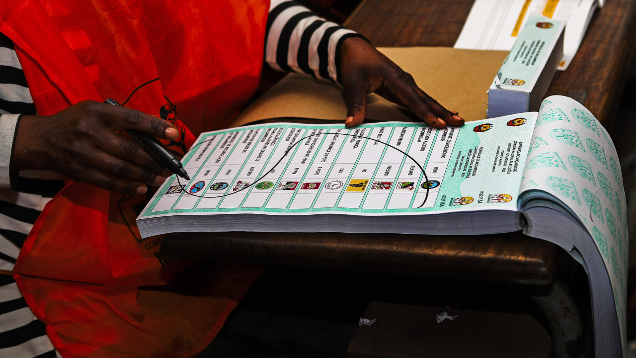 Moçambique. Um total de 40 formações inscreveram-se para as eleições