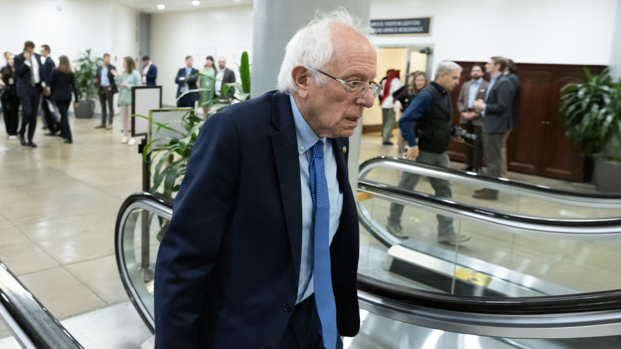 Bernie Sanders recandida-se ao Senado aos 82 anos