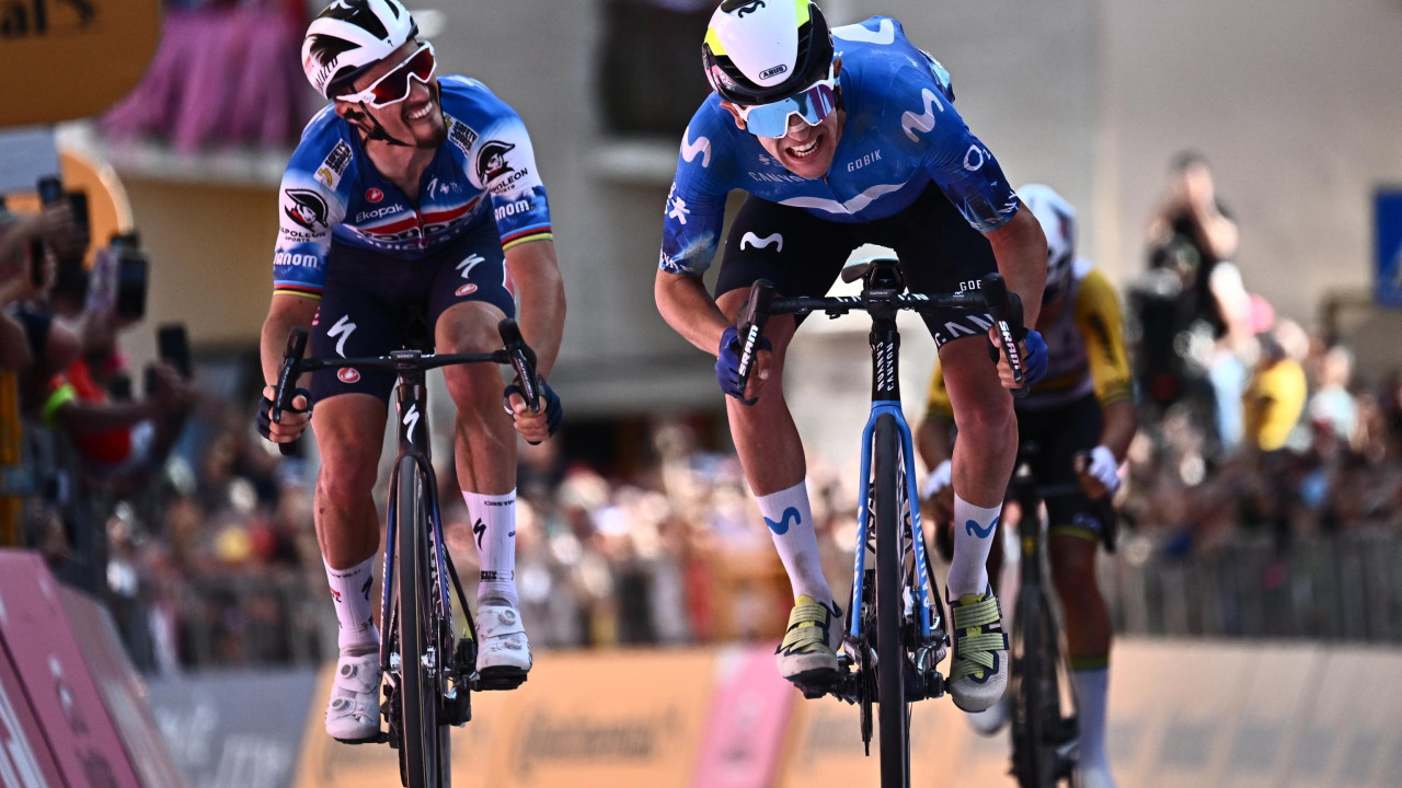 Pelayo Sánchez vence etapa no Giro, Pogacar mantém-se de rosa