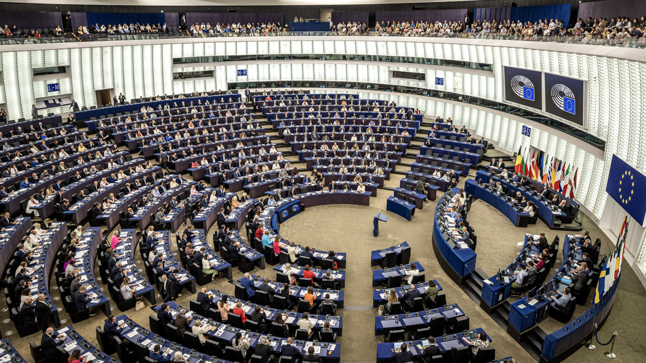 Conservadores de Meloni ao lado da maioria dos eurodeputados no apoio à Ucrânia