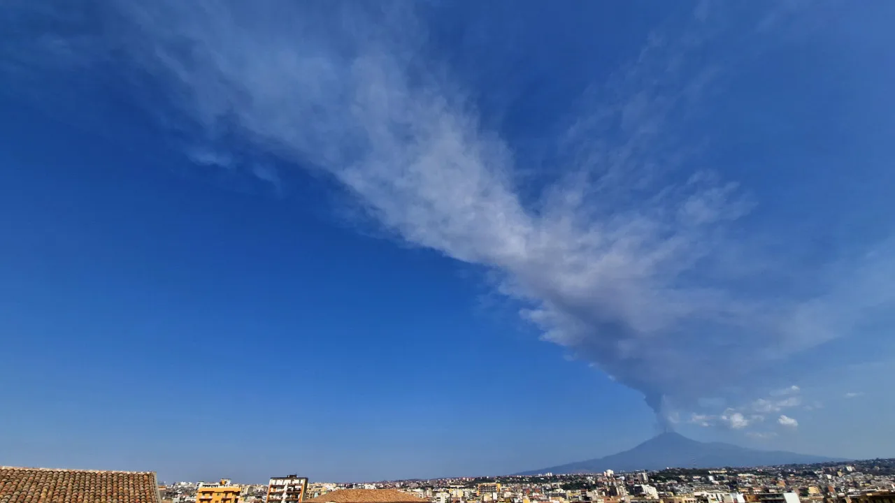 Erupção do monte etna terminou mas vulcão continua sob vigilância