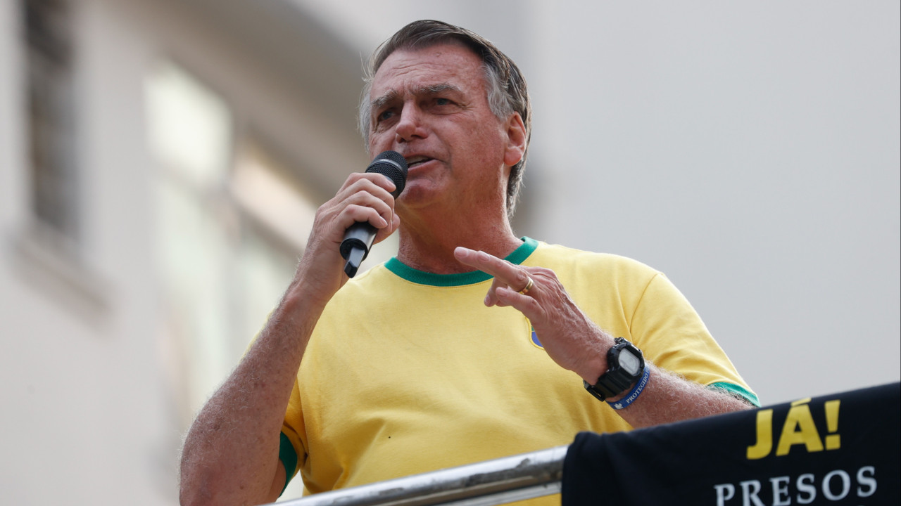 Bolsonaro chama "ditador" a juiz e pede "amnistia" para apoiantes