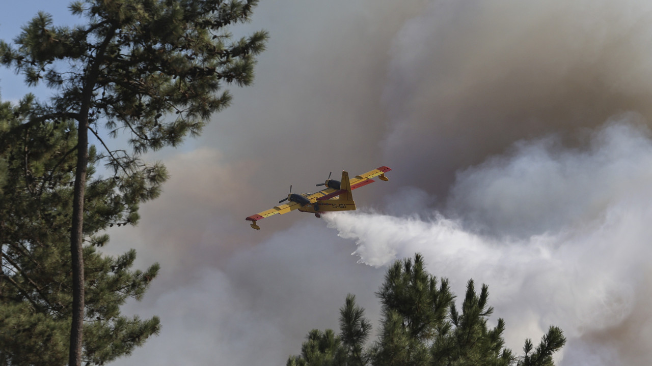 Portugal (ainda) com 12 fogos ativos. Ourém com maior número de meios