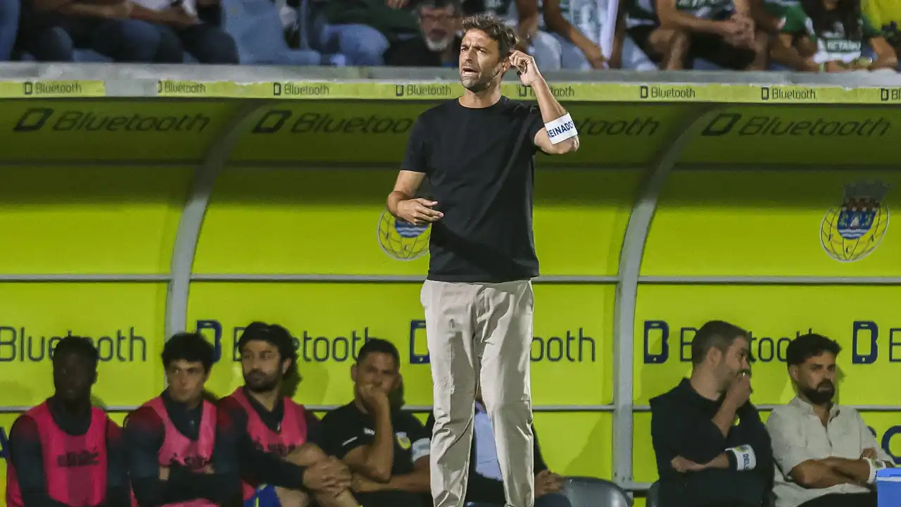 Gonzalo García confiante no triunfo frente ao lanterna-vermelha Farense