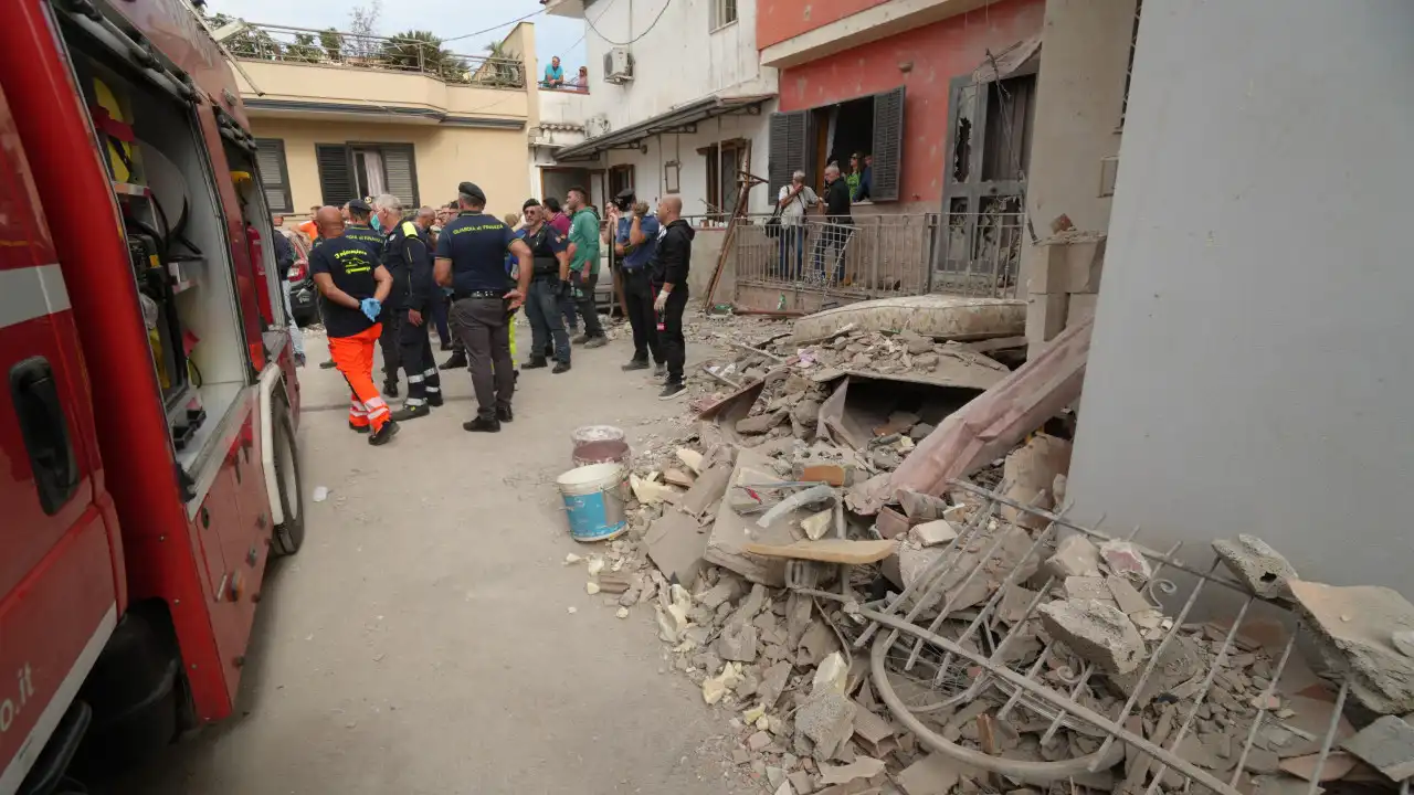 Queda de prédio. Avó encontrada sem vida e há outra vítima mortal