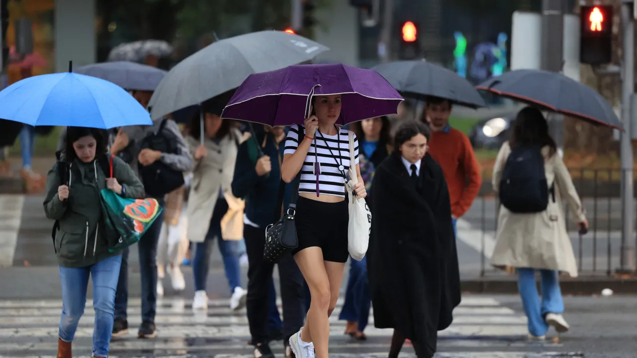 Cuidado! Distrito de Faro sob aviso laranja devido a chuva