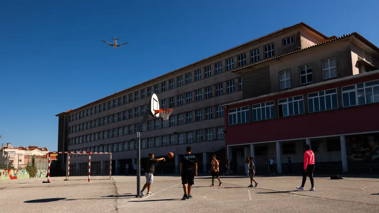 Trabalhadores não docentes em greve esperam encerrar maioria das escolas