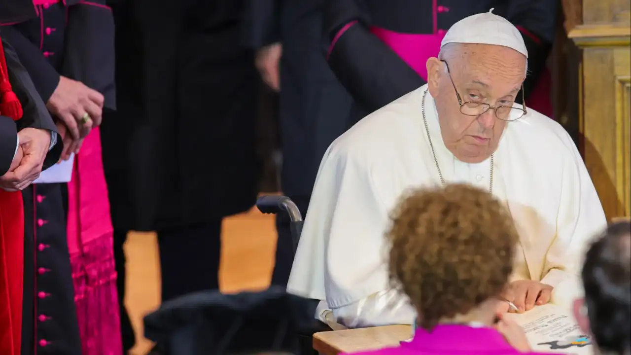 Papa pediu à igreja belga que se aproxime e ajude vítimas de abusos