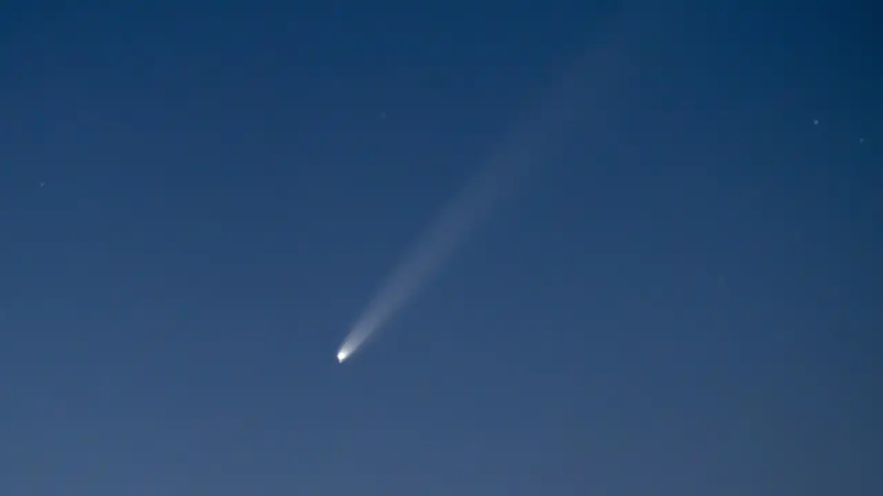 Cometa vai poder ser visto no domingo a olho nu em Portugal