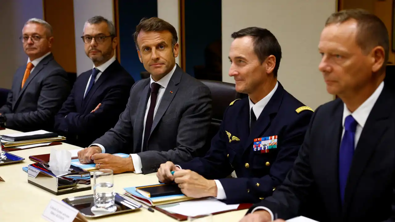 Macron diz que França mobilizou recursos militares contra Irão