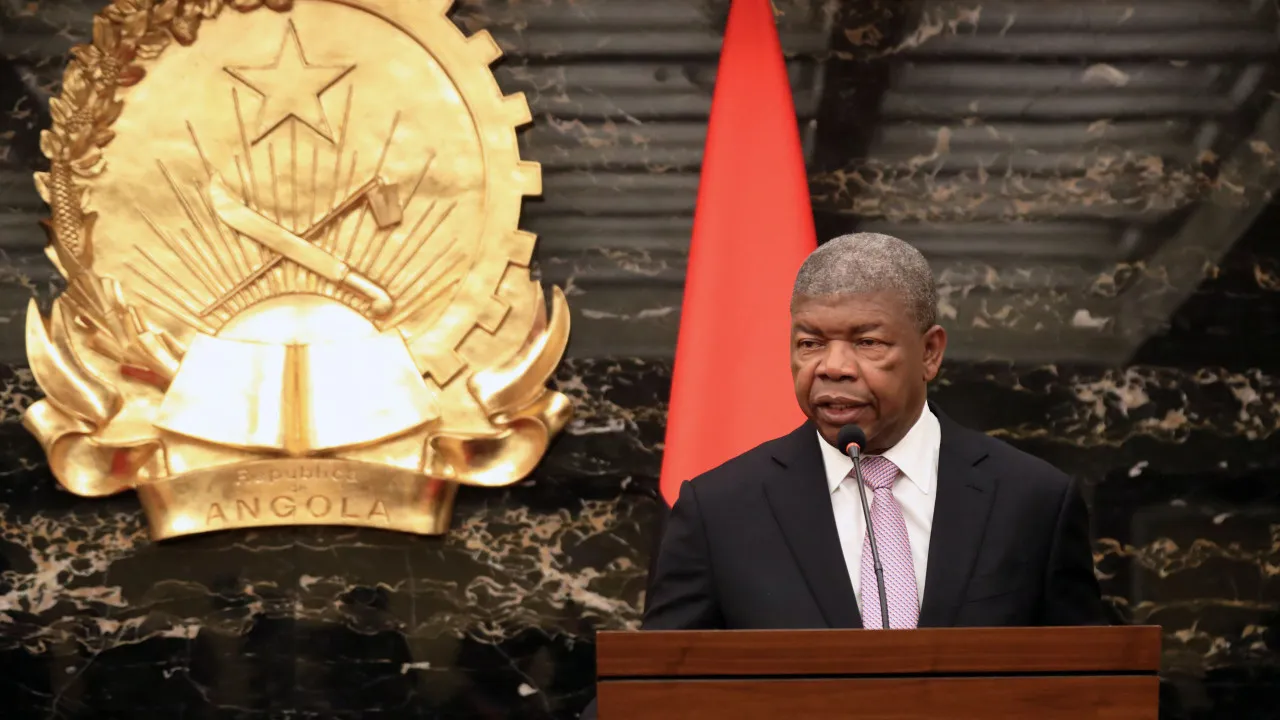 Angola distingue mais 697 figuras nos 50 anos da independência