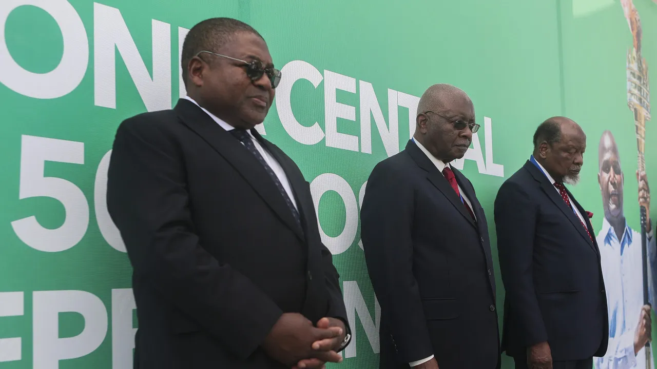 Moçambique diz que regalias de antigos PR visam conferir dignidade