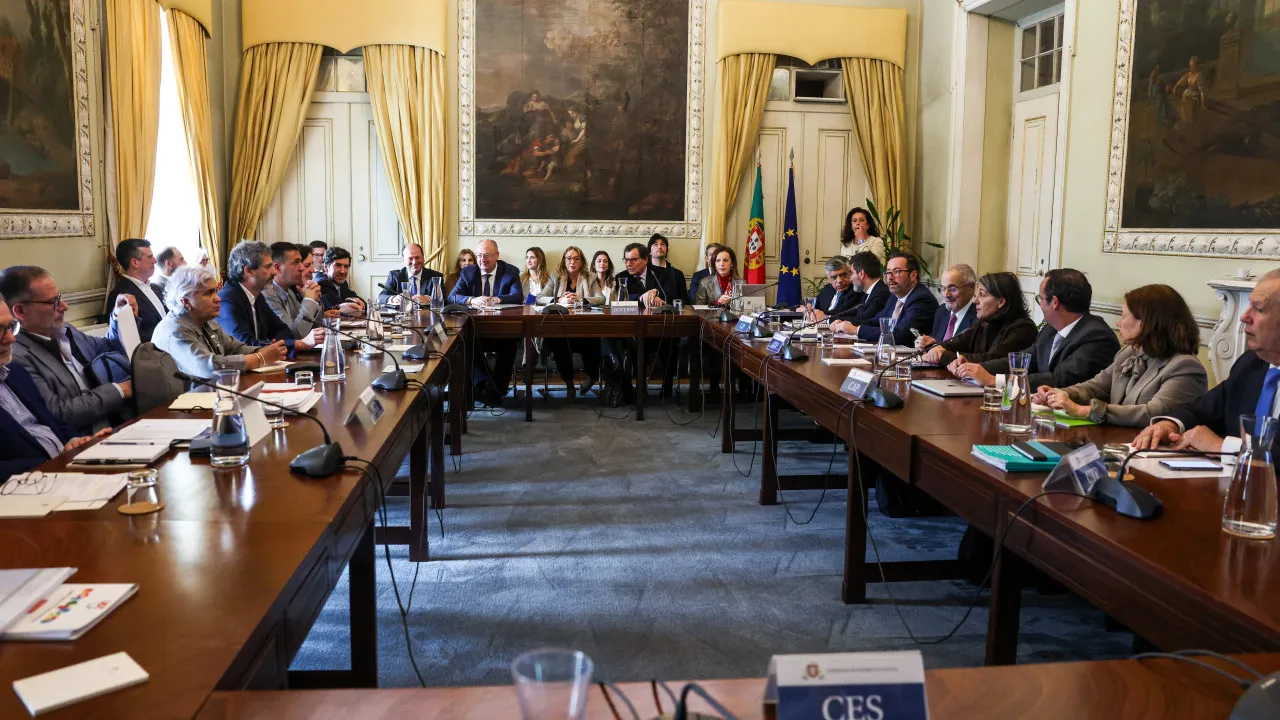 Alterações à lei laboral regressam hoje à mesa da Concertação Social