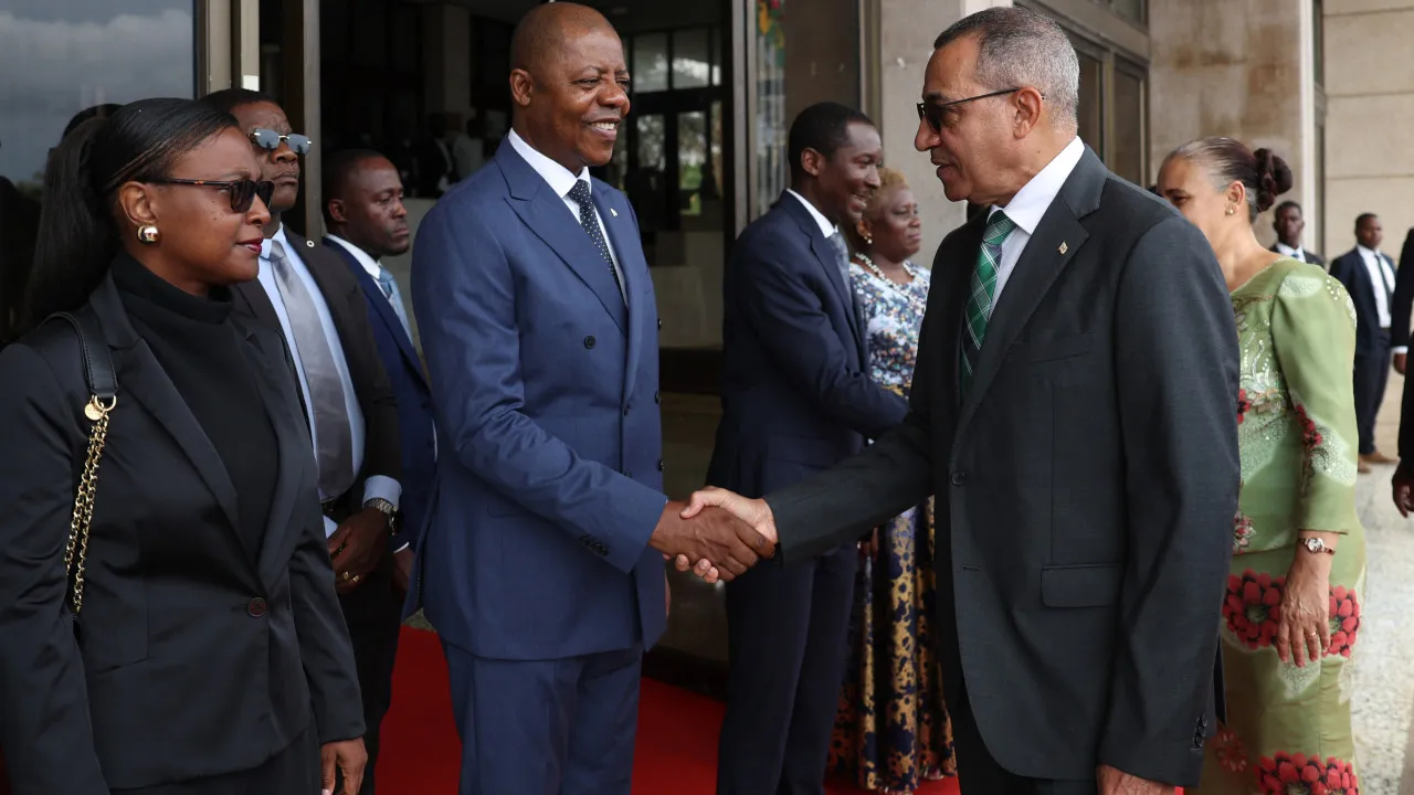 Primeiro-ministro são-tomense prioriza educação, saúde e infraestruturas