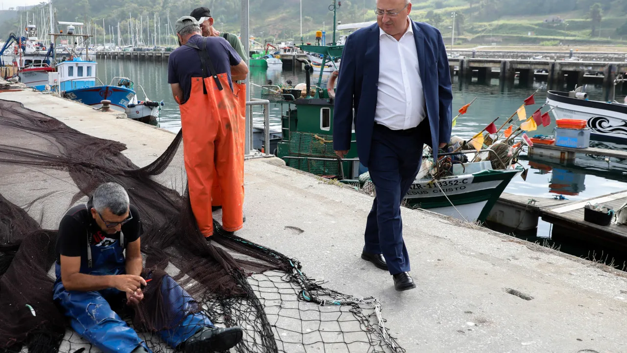 Ministro defende seis milhões para molhes e doca da Nazaré