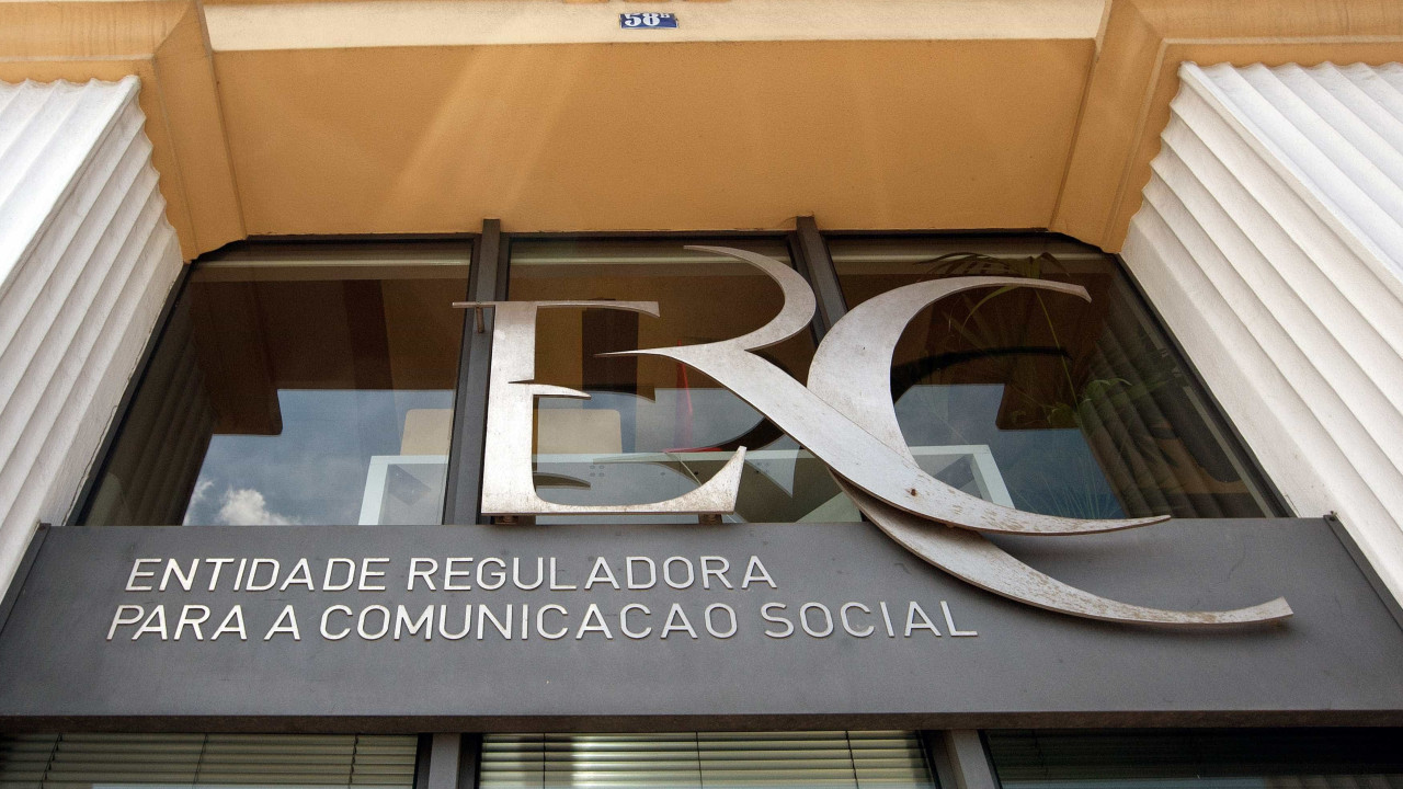 ERC diz que é &quot;ilegítimo&quot; Chega discriminar jornalistas na credenciação