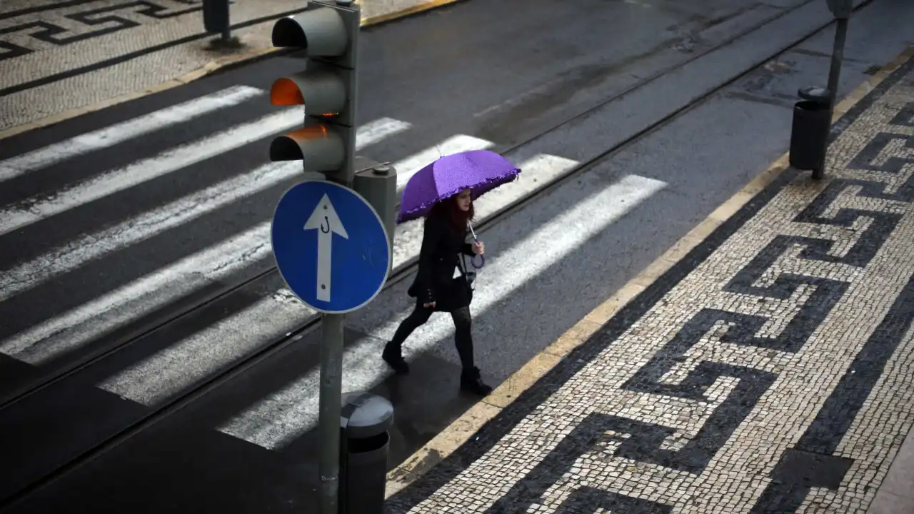 IPMA alerta para chuva forte e persistente a partir de terça-feira