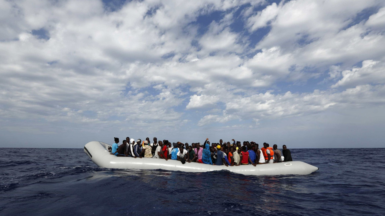 Cerca de 23 migrantes desaparecem em viagem da Tunísia para Itália