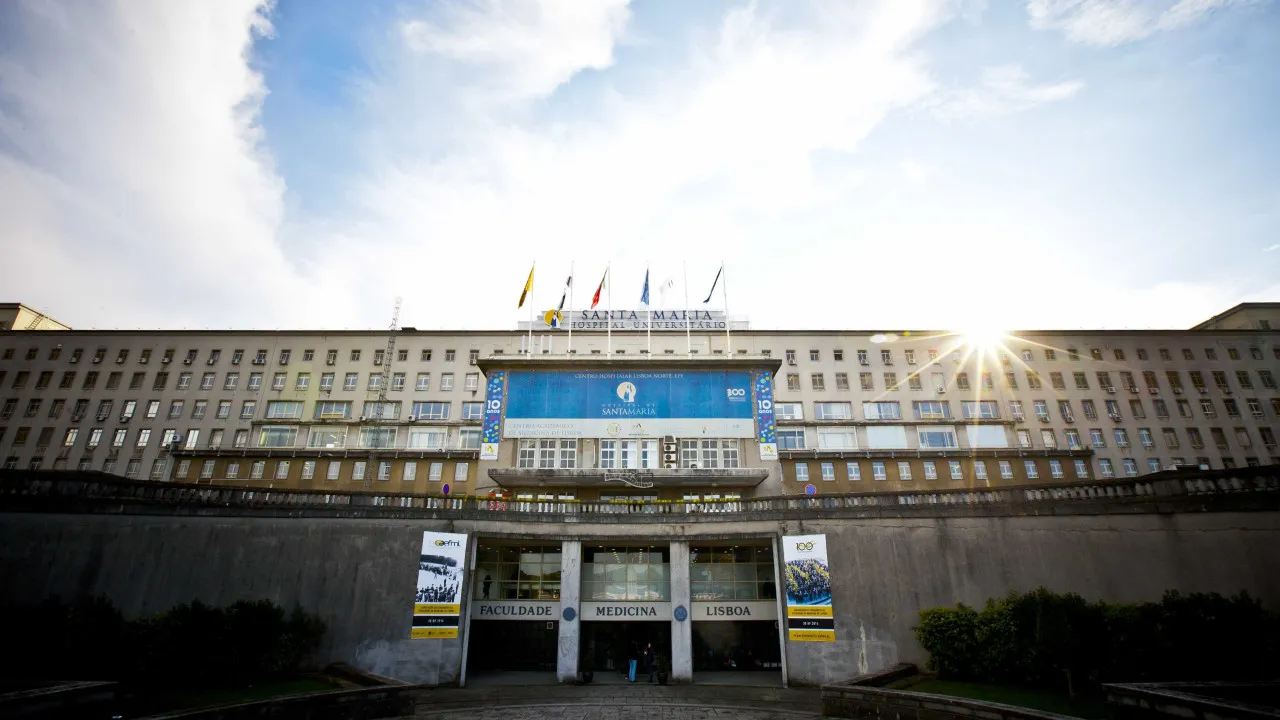 Dermatologista do Hospital de Santa Maria Registra Ganhos de 400 Mil Euros em 2024 Dermatologista do Hospital de Santa Maria Registra Ganhos de 400 Mil Euros em 2024