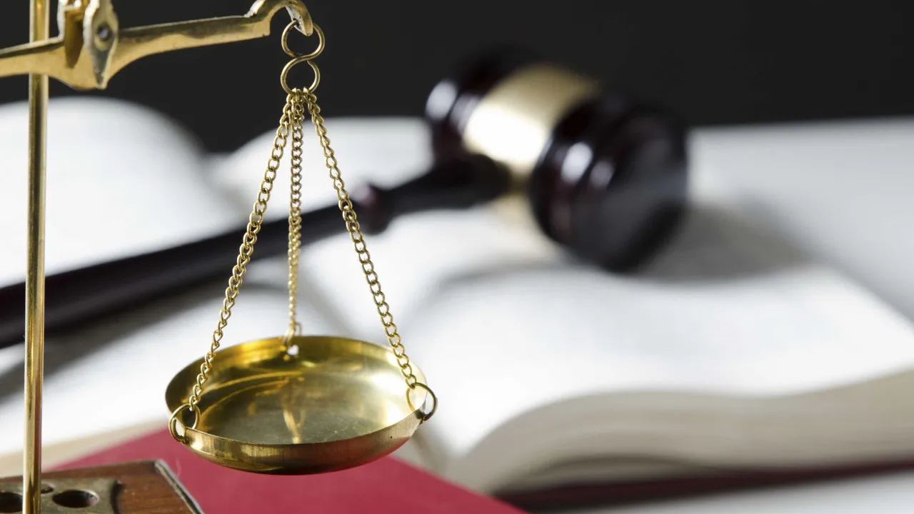 Brasileiro votou em Lula da Silva e patrão deixou de lhe pagar salário