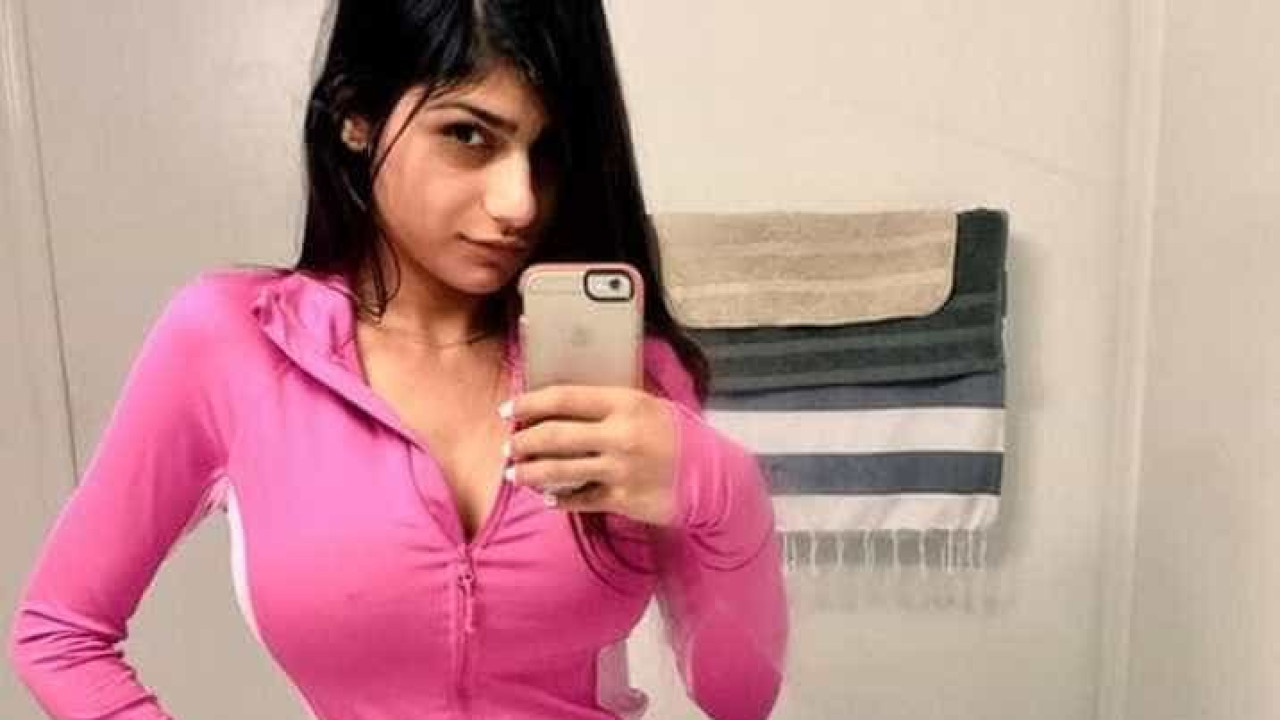 Ex-atriz pornográfica Mia Khalifa deu palestra em Oxford. 