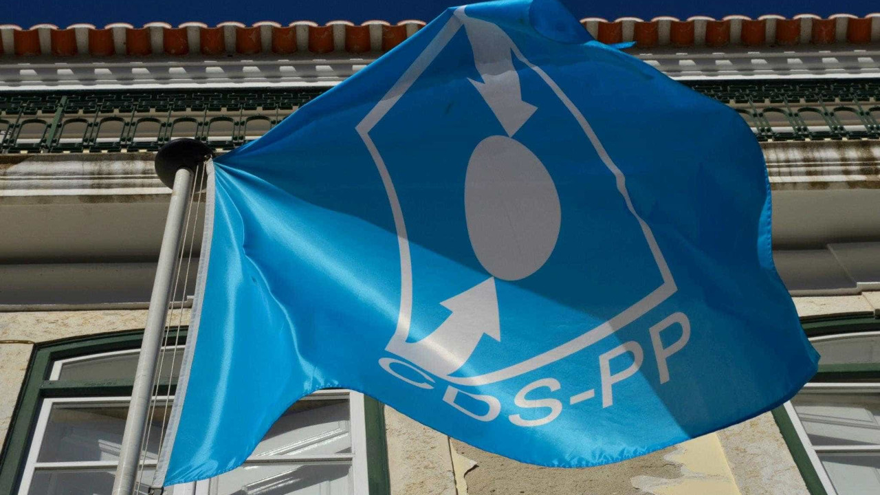 CDS-PP propõe sessão no parlamento para evocar anualmente 25 de Novembro