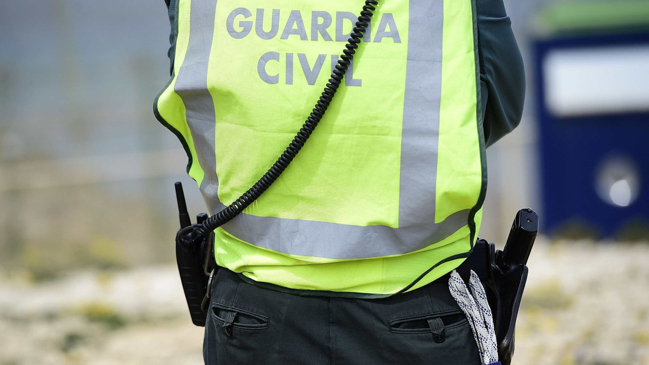 Mulher de 74 anos encontrada morta em casa em Andaluzia. Há um detido
