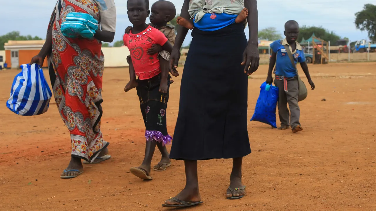 Número de deslocados internos no Sudão desce 23% desde janeiro de 2025