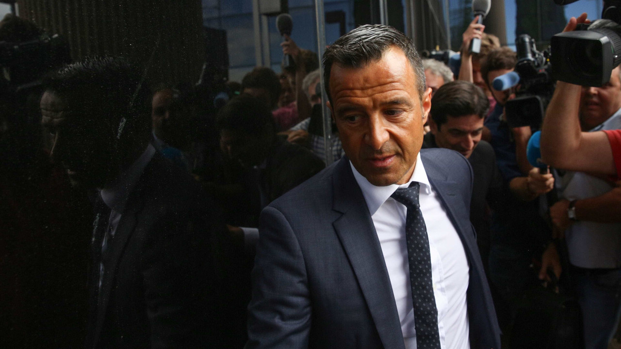 Promessa do Barcelona dá 'nega' a Jorge Mendes