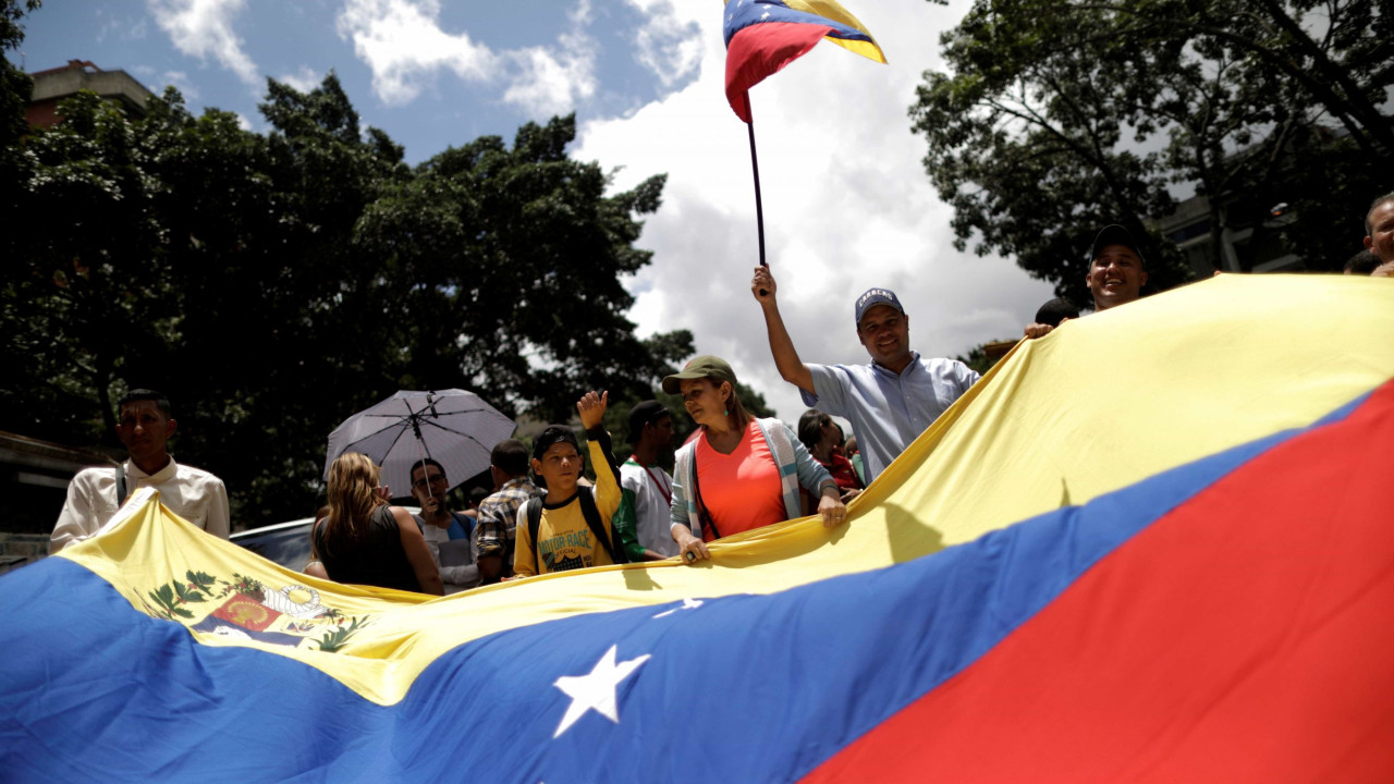 Venezuela contesta envio de dois aviões norte-americanos para a Guiana