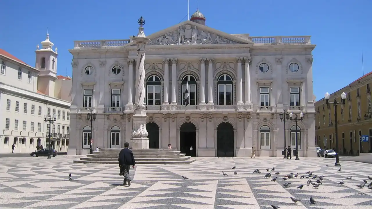 Despejos. Moradores da Vila Boa Alma protestam junto à Câmara de Lisboa