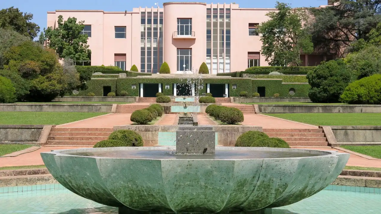 Espólio fotografico de António Mendes doado à Fundação de Serralves