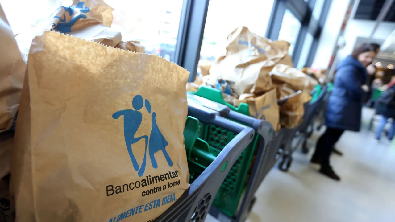Banco alimentar começa hoje nova campanha nos supermercados