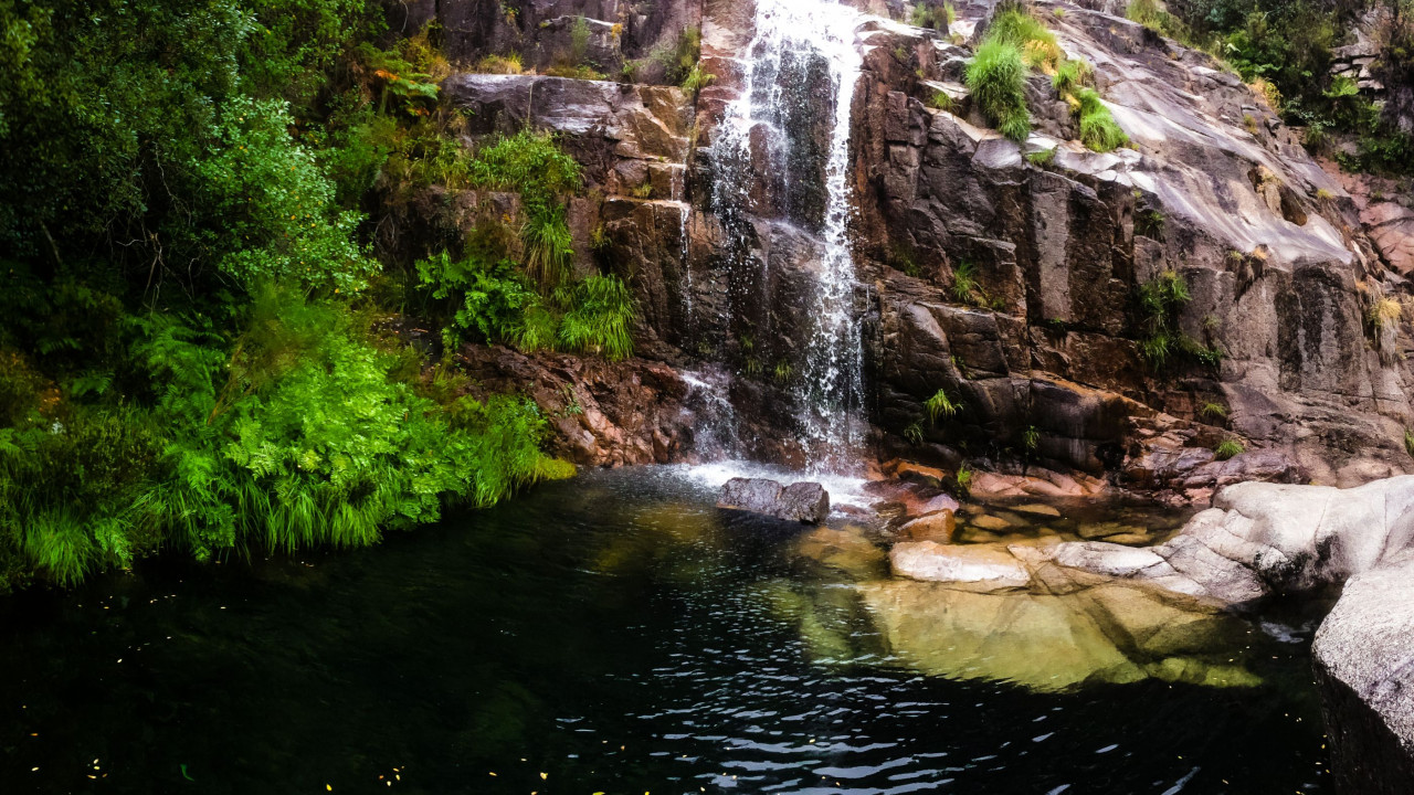 Queda em cascata no Gerês obriga à mobilização de meio aéreo