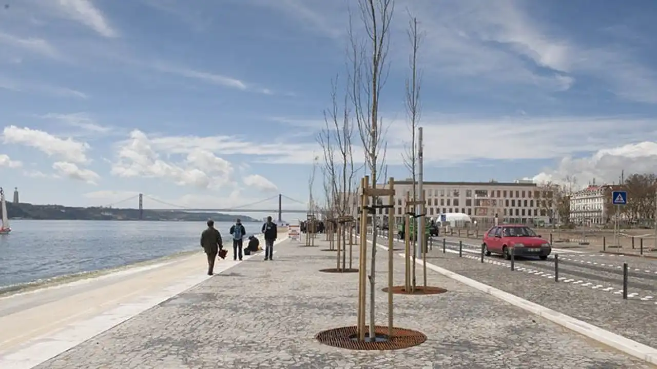 Ribeira das Naus cortada ao trânsito no domingo. Eis as alternativas