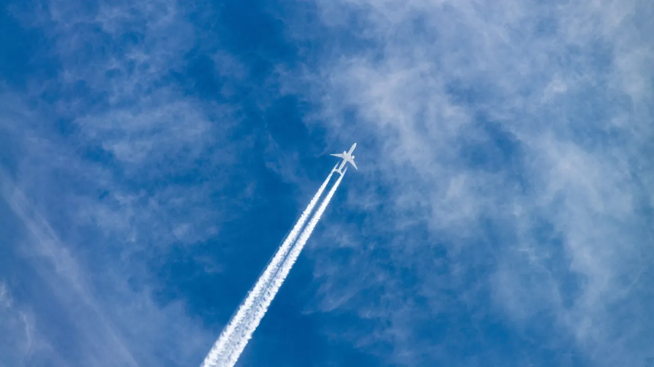 Linhas aéreas da Tanzânia e Suriname proibidas de voar para a UE