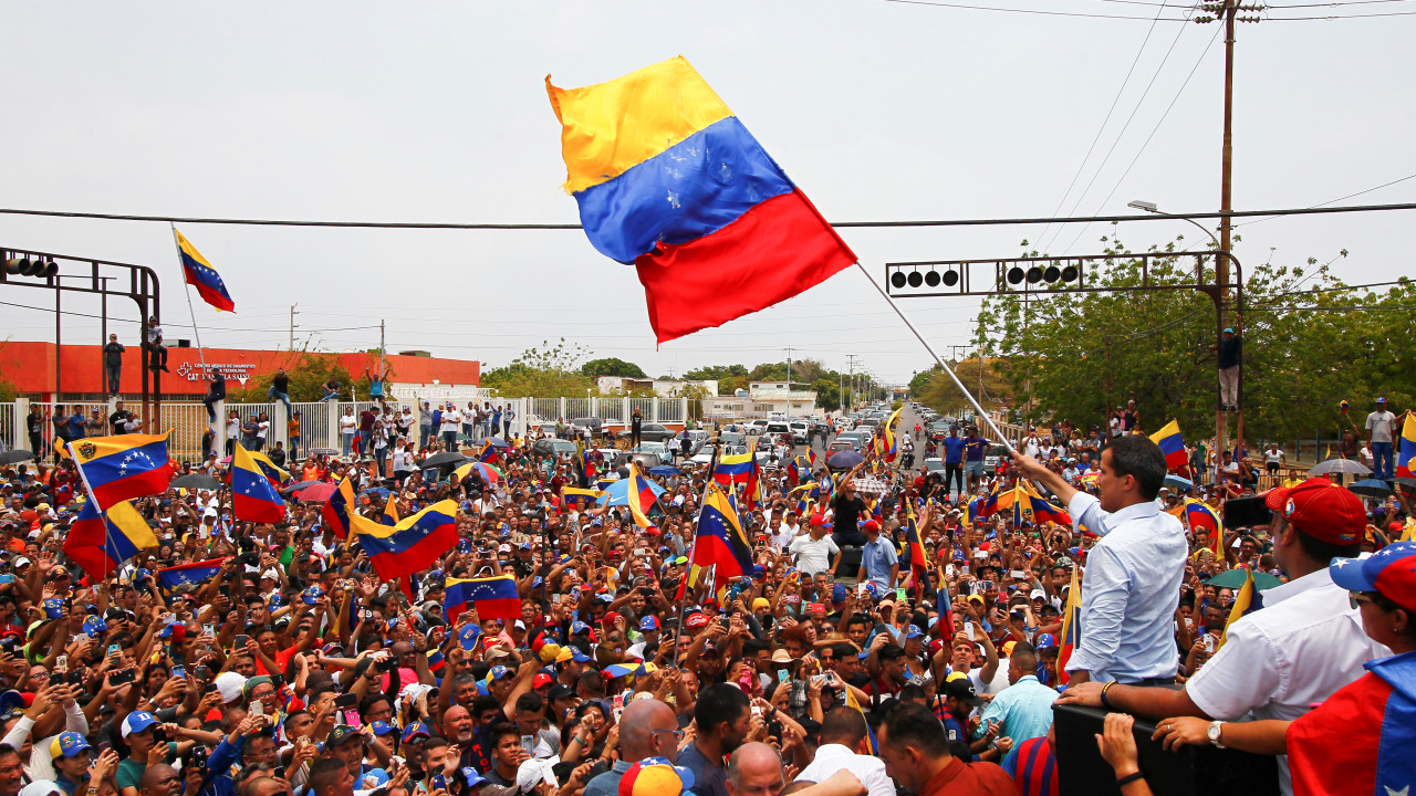 Venezuela. Embaixada diz a portugueses para se manterem tranquilos