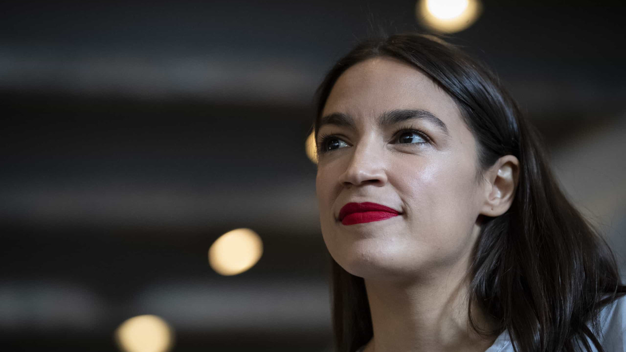 Ocasio-Cortez „enttäuscht“, kritisiert Kamalas Kommentare in Guatemala