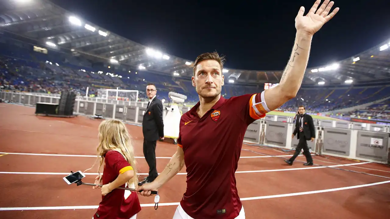 Totti admite voltar aos relvados aos 48 anos: "Ligaram-me da Serie A"