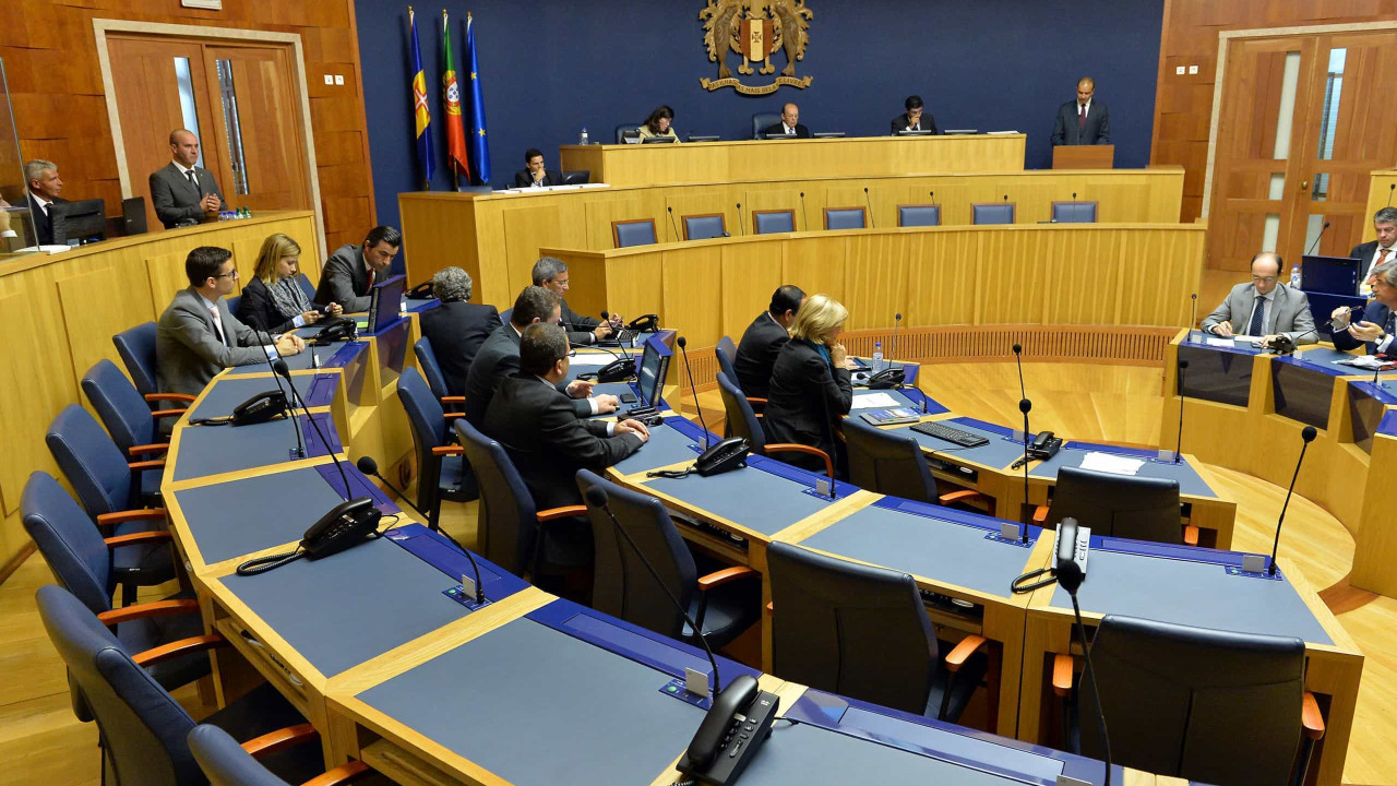 Parlamento da Madeira aprova salário mínimo de 850 euros para 2024