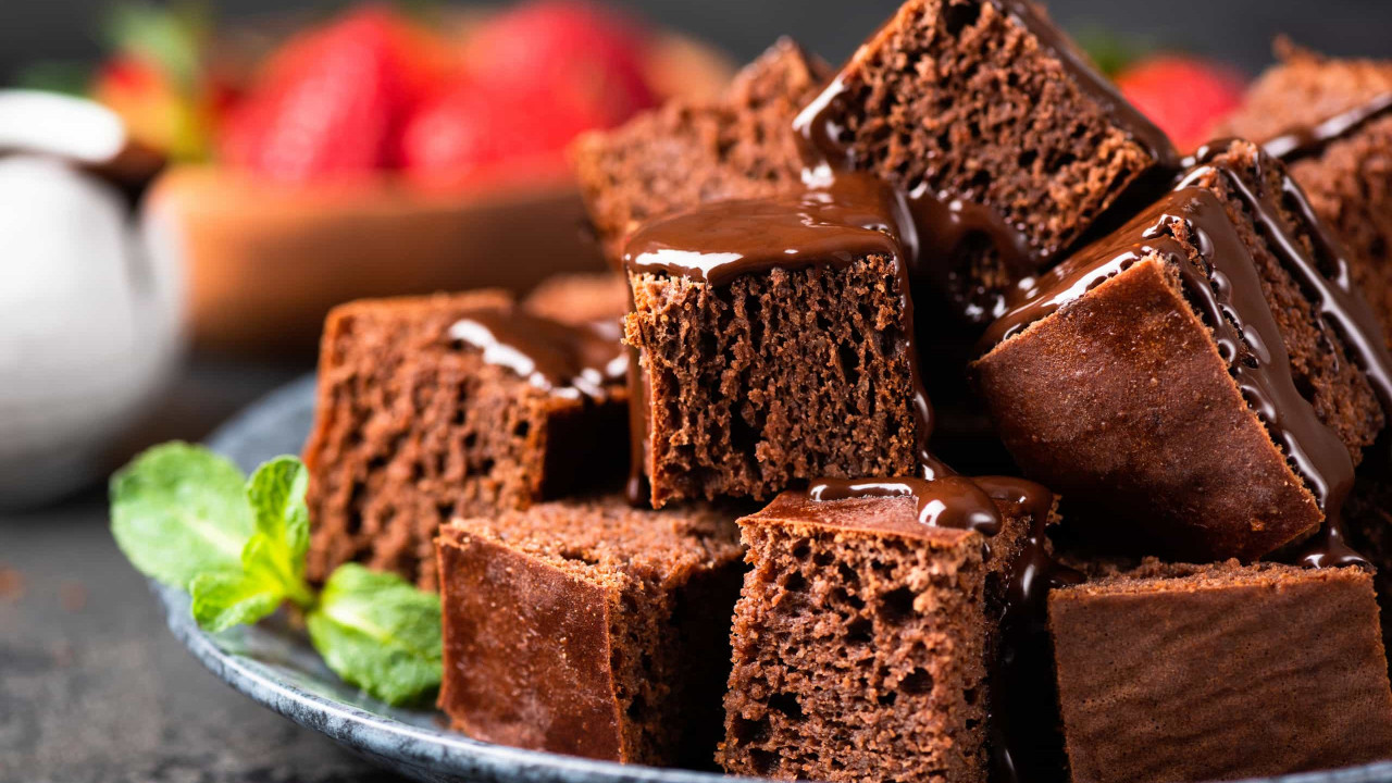 Brownies de chocolate e nozes para acompanhar com gelado Uma delícia